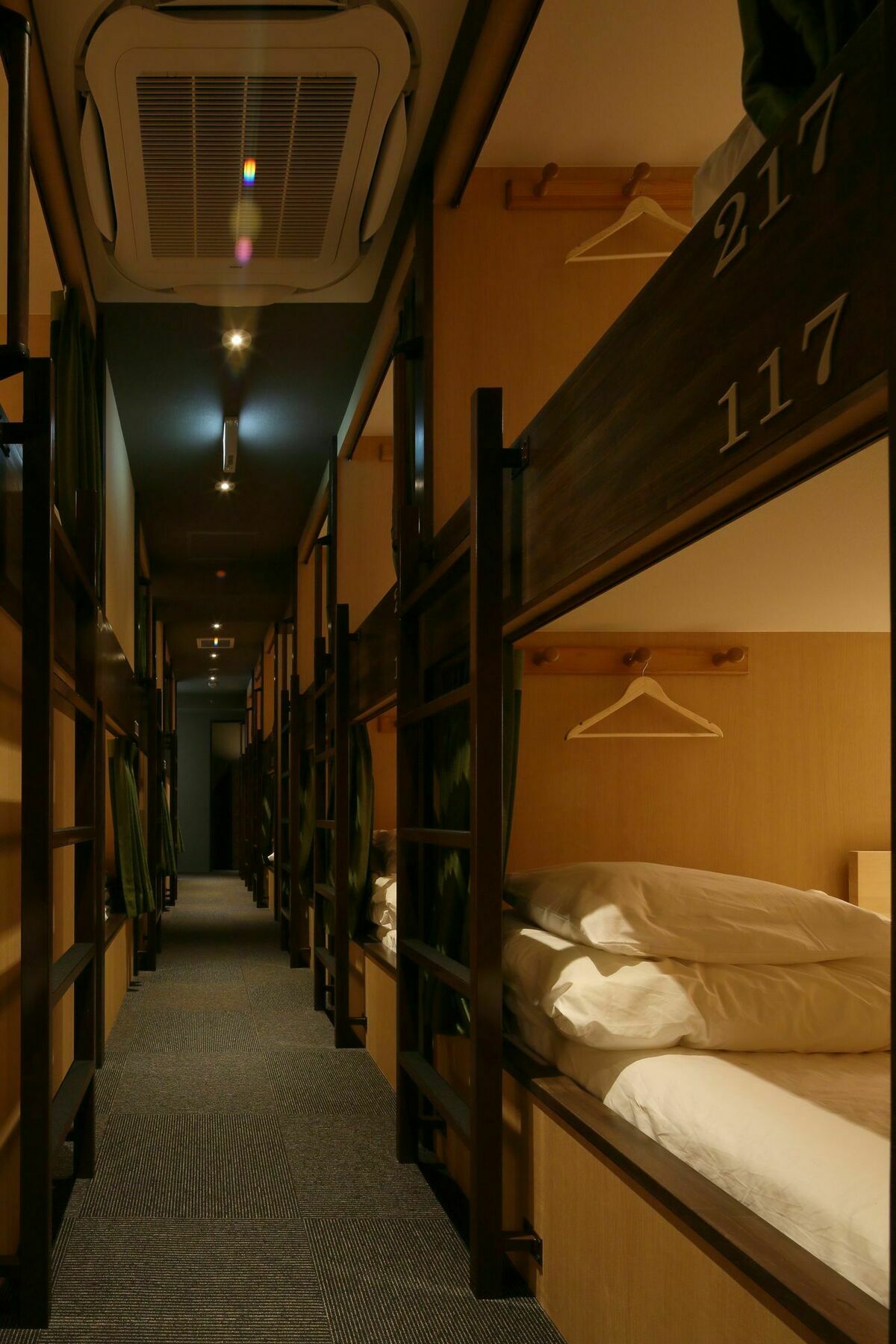 Iloha Hostel Namba Shinsaibashi Осака Екстериор снимка